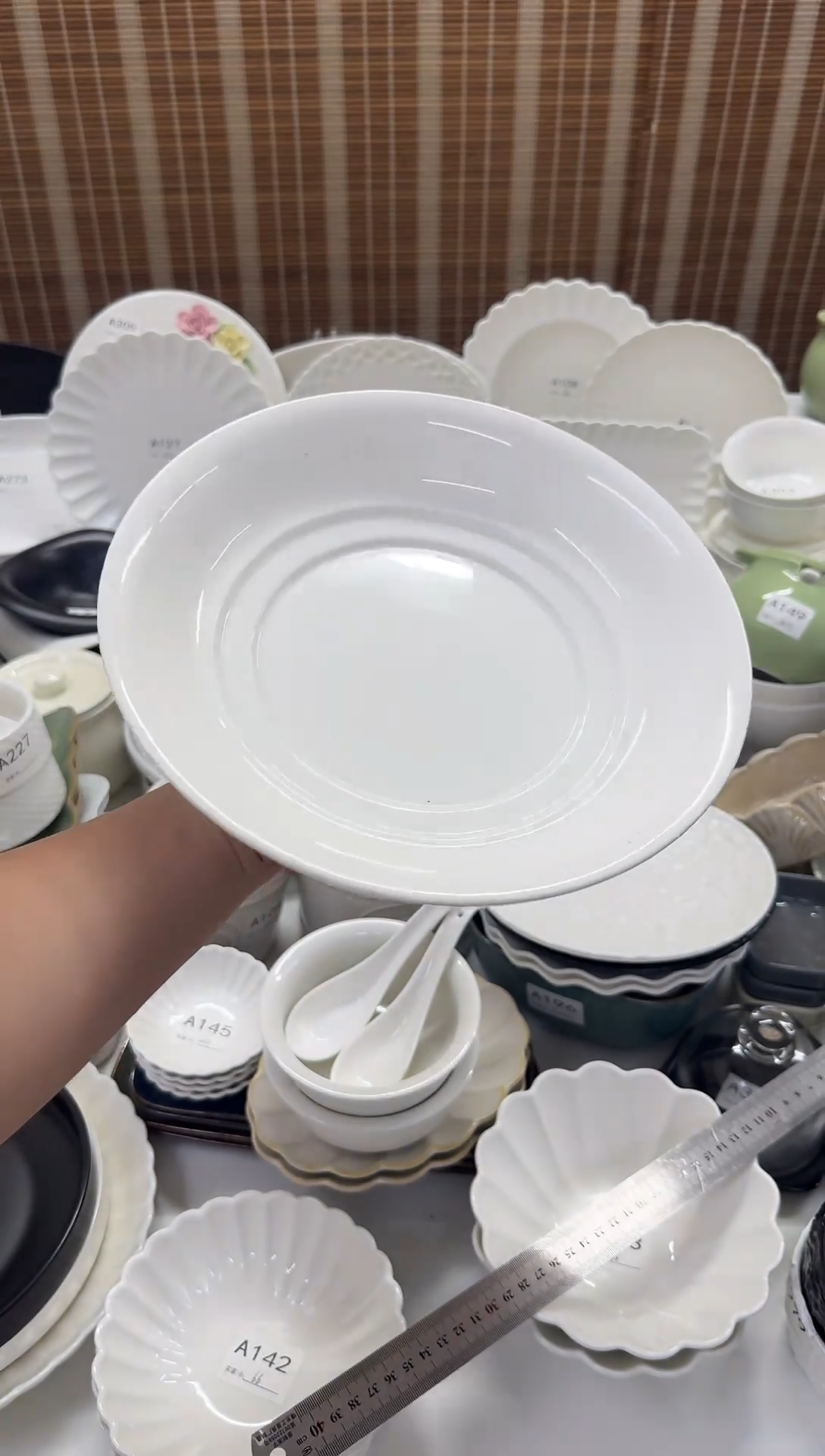 瓷【14.9】11寸剁椒鱼头圆盘白色（孤品）