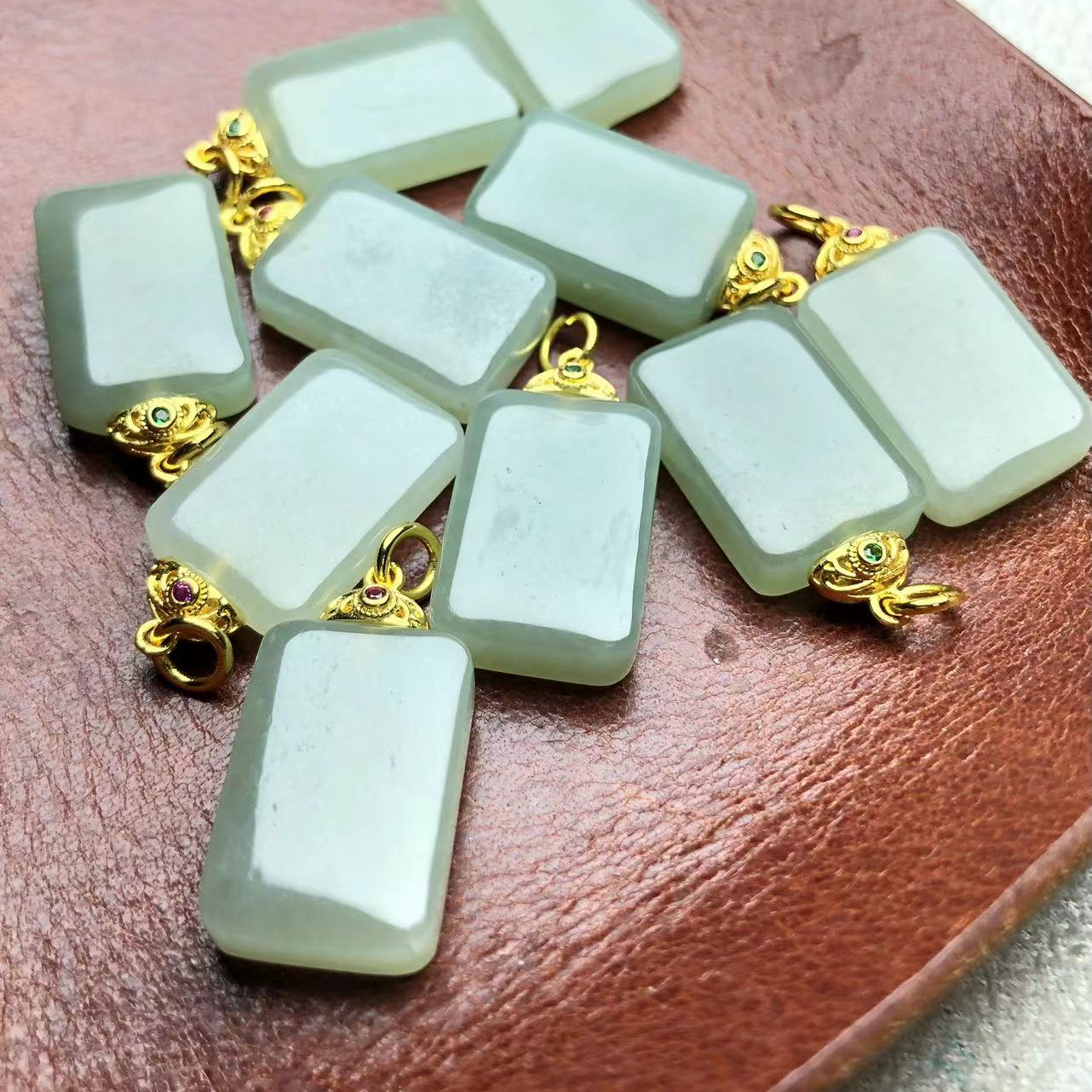 天然青海料和田玉吊坠