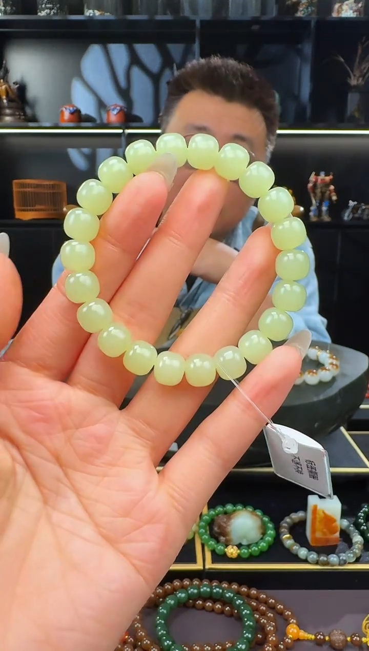 颈饰未镶嵌和田玉10mm黄口老型手串