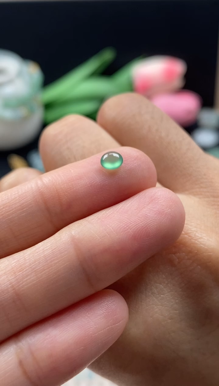 【闪购商品】翡翠颈饰未镶嵌翡翠冰绿蛋面
