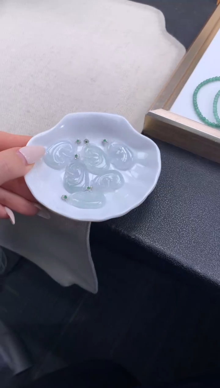 颈饰18K金镶嵌翡翠FA232 翡翠如意 多样性发其一赠皮绳