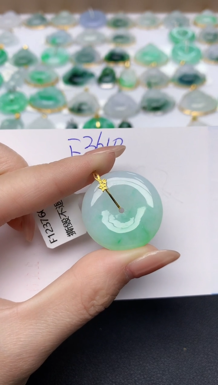 颈饰18K金镶嵌翡翠天然缅甸A货翡翠百元以上9元证书费自理