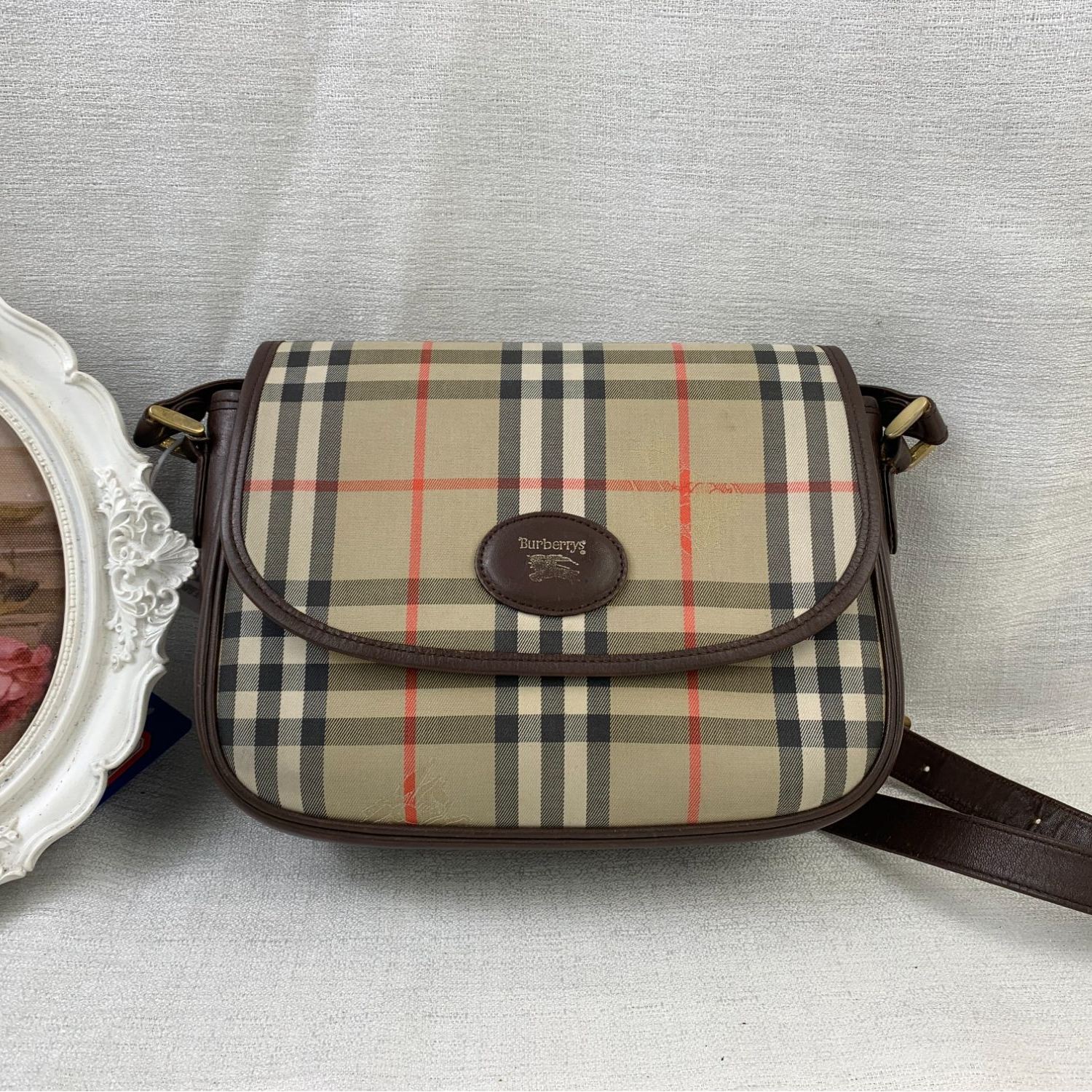 95新 BURBERRY/博柏利 战马格纹斜跨包/EE12307516/7516