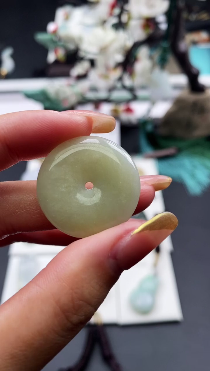 【闪购商品】翡翠吊坠(不含链)未镶嵌天然缅甸翡翠A货随机发一件