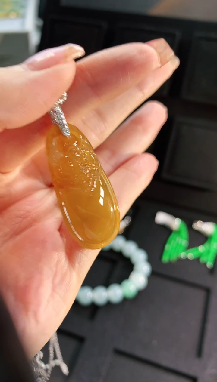 【闪购商品】翡翠吊坠(不含链)18K金镶嵌吊坠