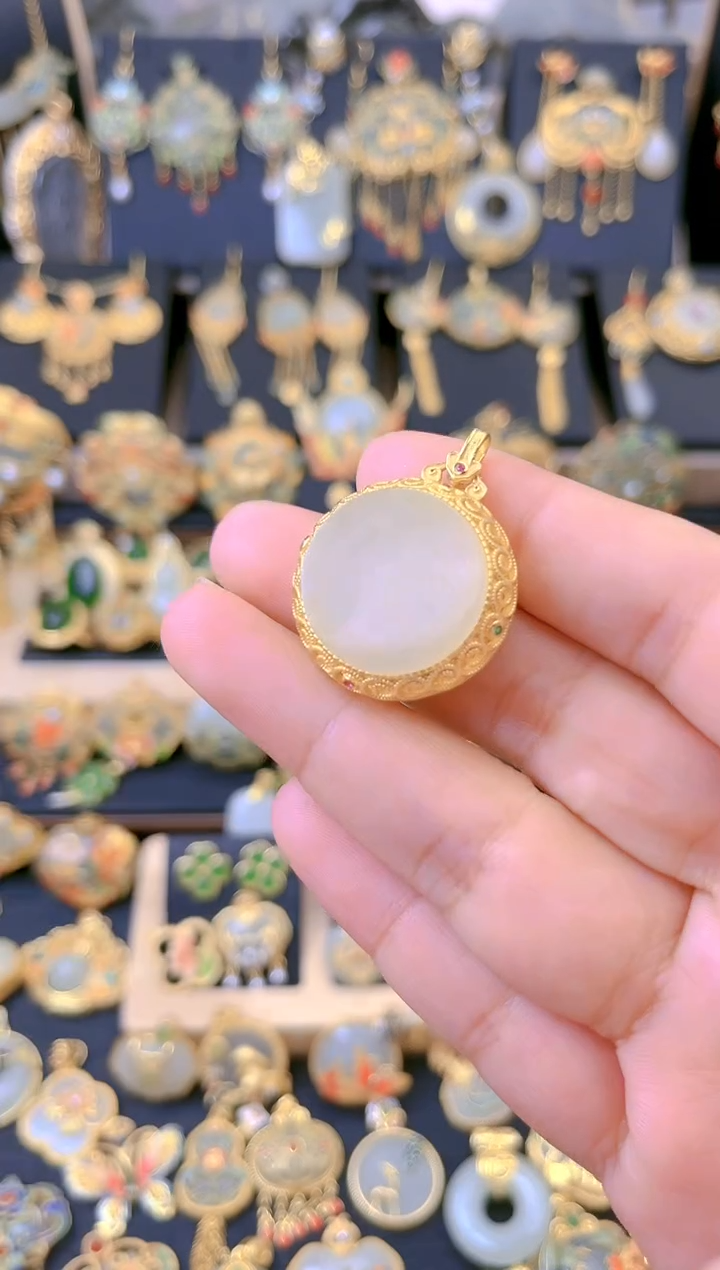 【闪购商品】和田玉吊坠银S925镀金镶嵌花丝香囊圆牌吊坠