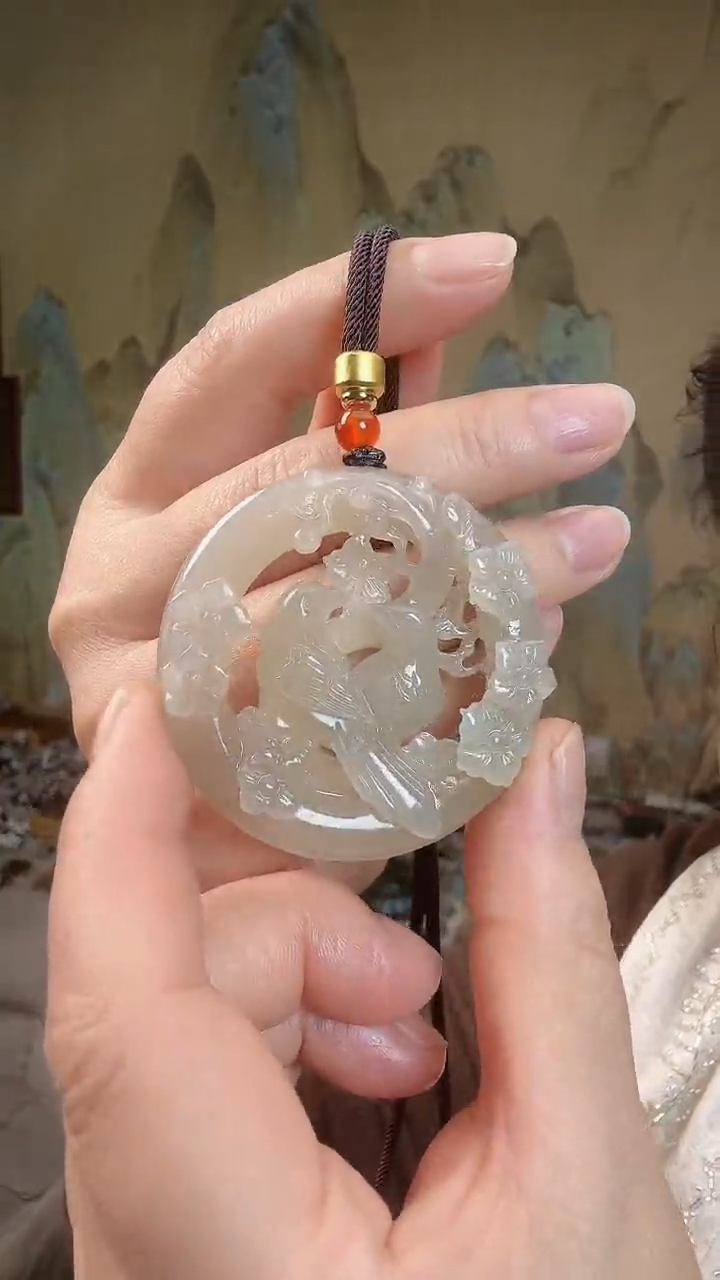 颈饰未镶嵌和田玉.