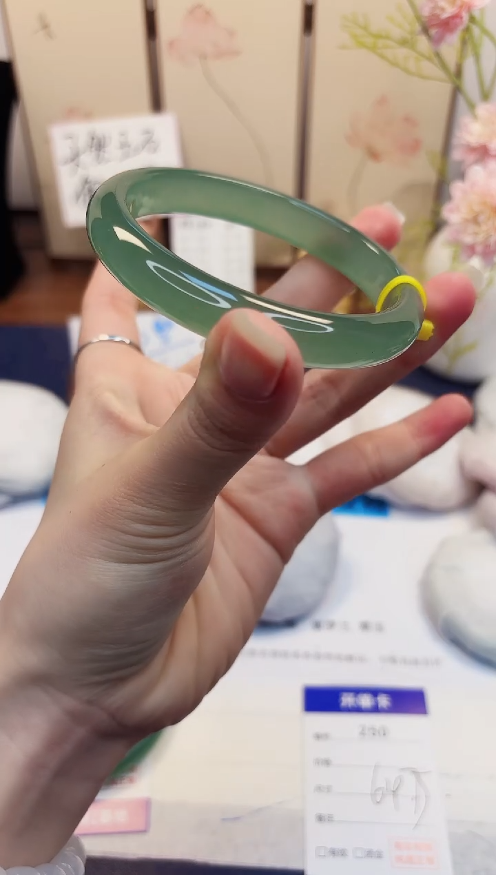 【闪购商品】石英质玉手镯未镶嵌250-东陵玉-圈口64