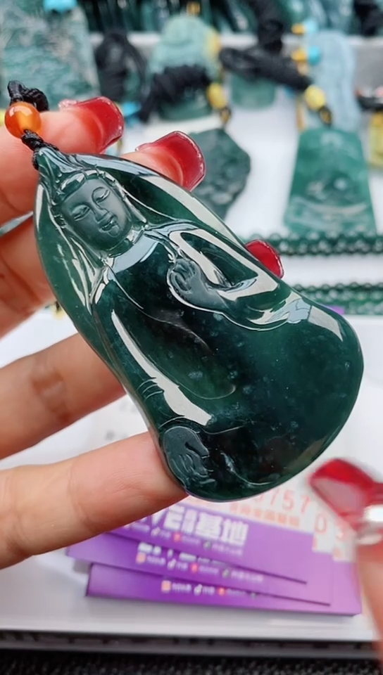 【闪购商品】翡翠颈饰未镶嵌           