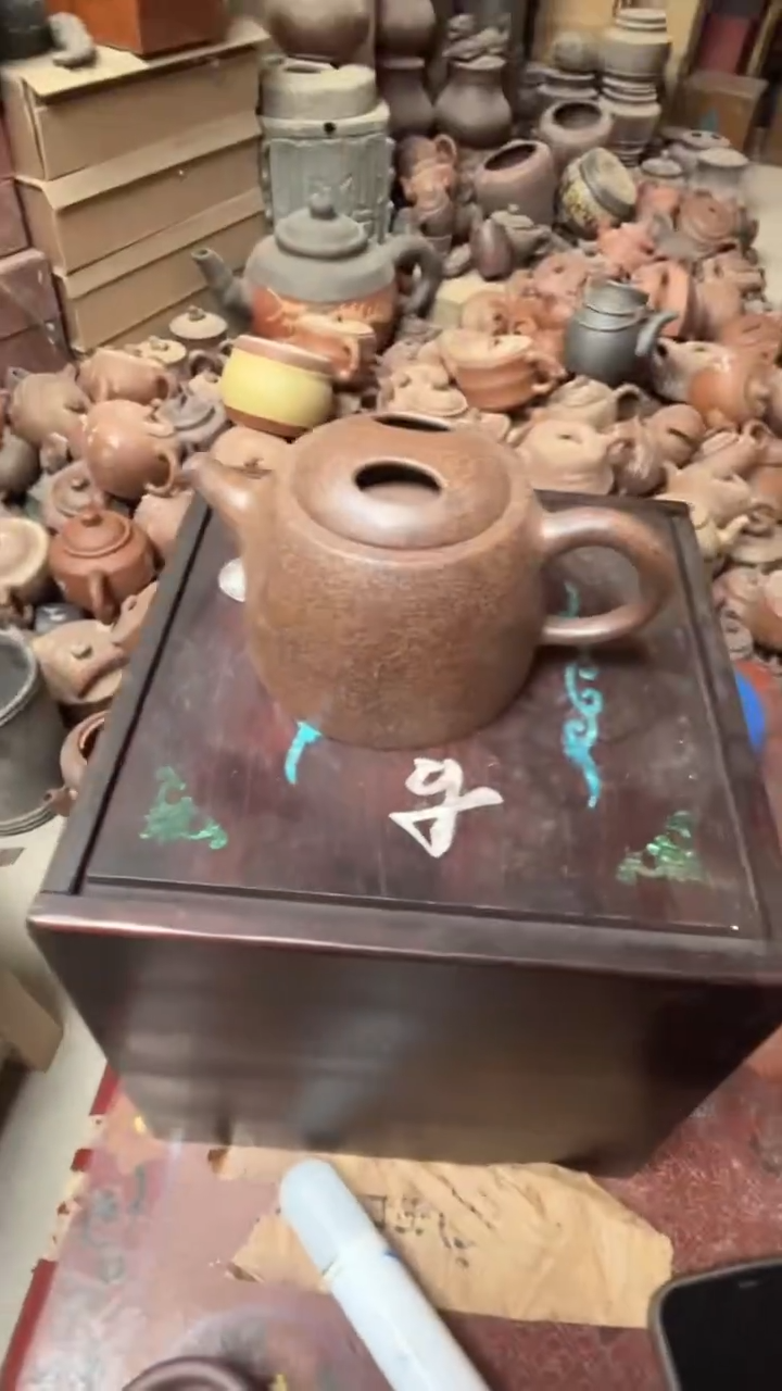 【闪购商品】黄龙山原矿全手紫砂壶