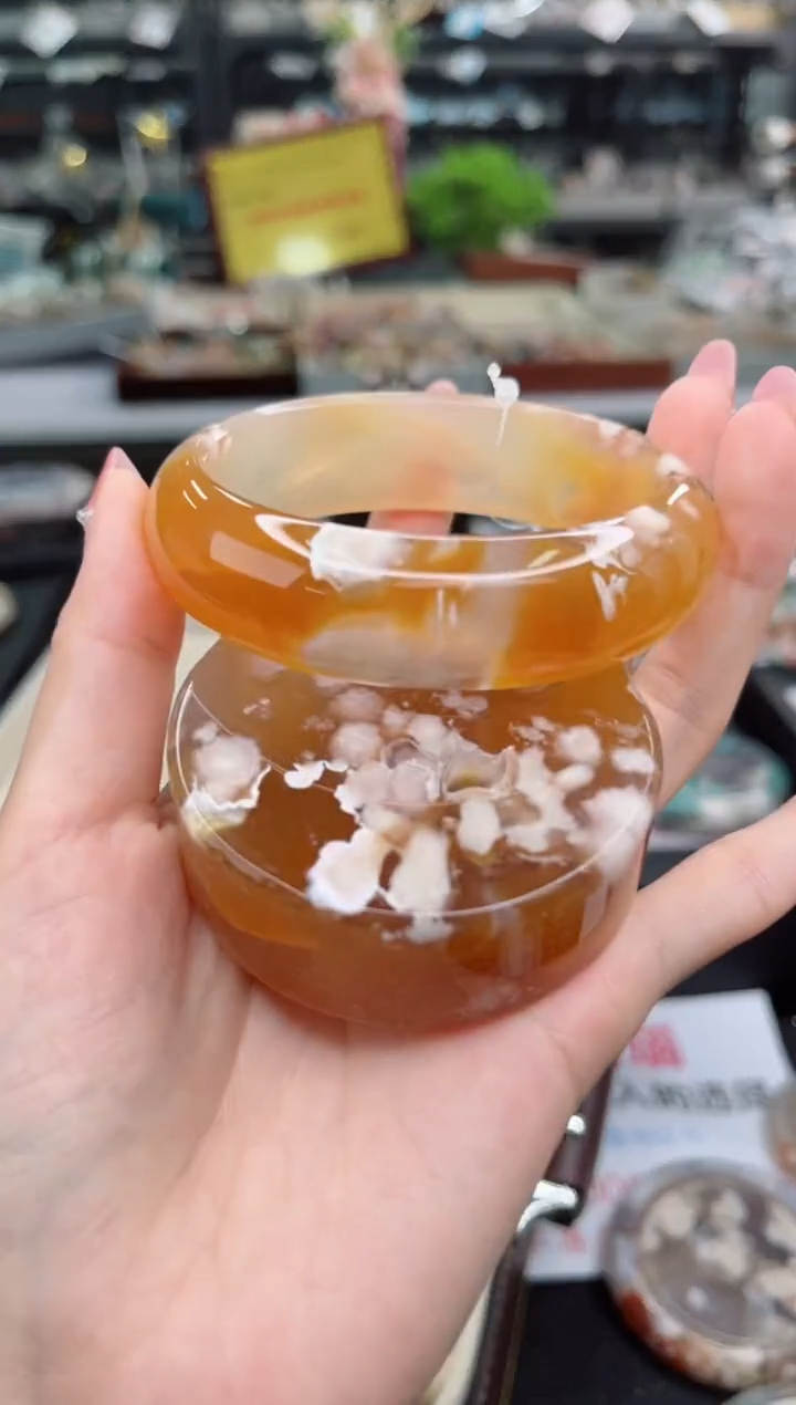 【闪购商品】石英质玉手镯未镶嵌62圈口（赠品镯心）6414135