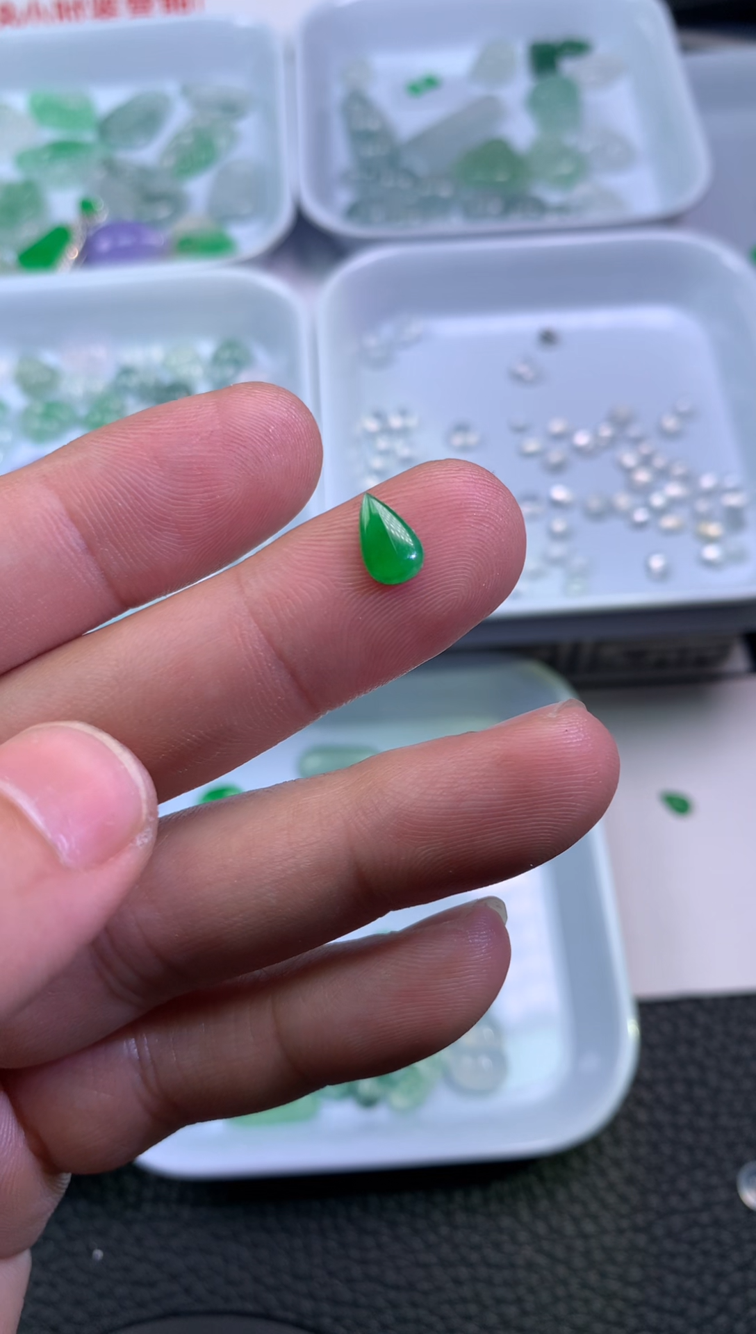 【闪购商品】翡翠颈饰未镶嵌水滴8.8-5.5-2.0