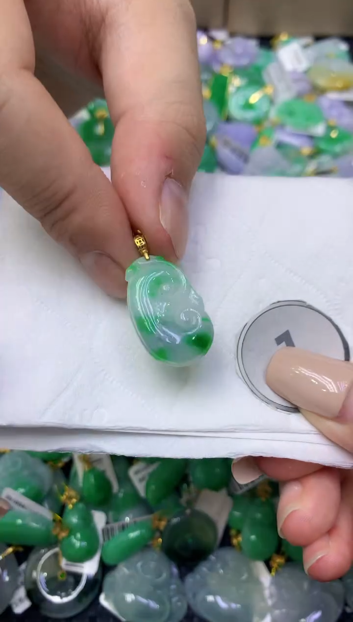 颈饰未镶嵌翡翠天然缅甸翡翠A货