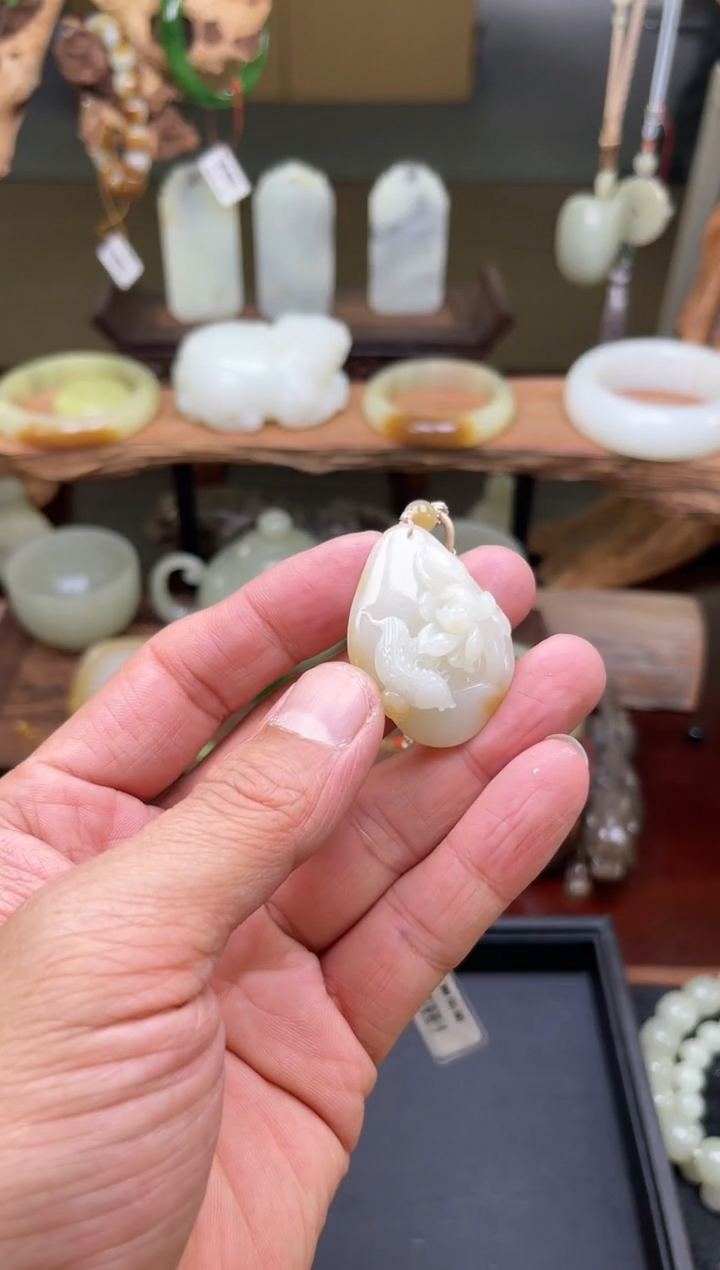 【闪购商品】和田玉吊坠未镶嵌且末金山糖白 如鱼得水821351