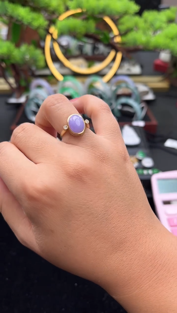 18K金镶嵌戒指翡翠戒指