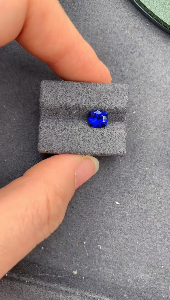 【闪购商品】蓝宝石裸石未镶嵌1.3ct皇家蓝