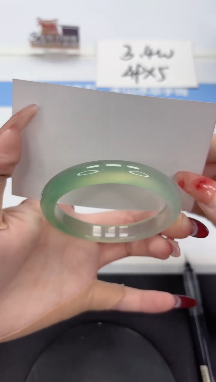 【闪购商品】石英质玉手镯未镶嵌A80-55.2