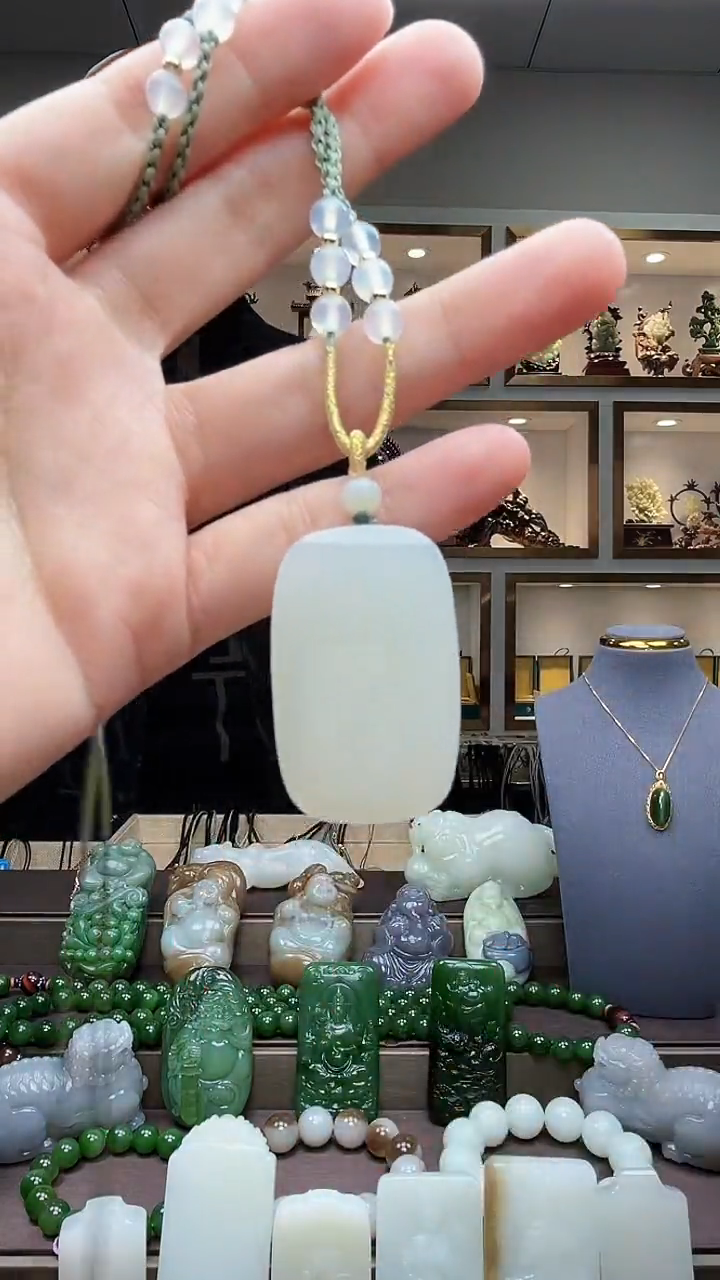 【闪购商品】和田玉颈饰未镶嵌苏