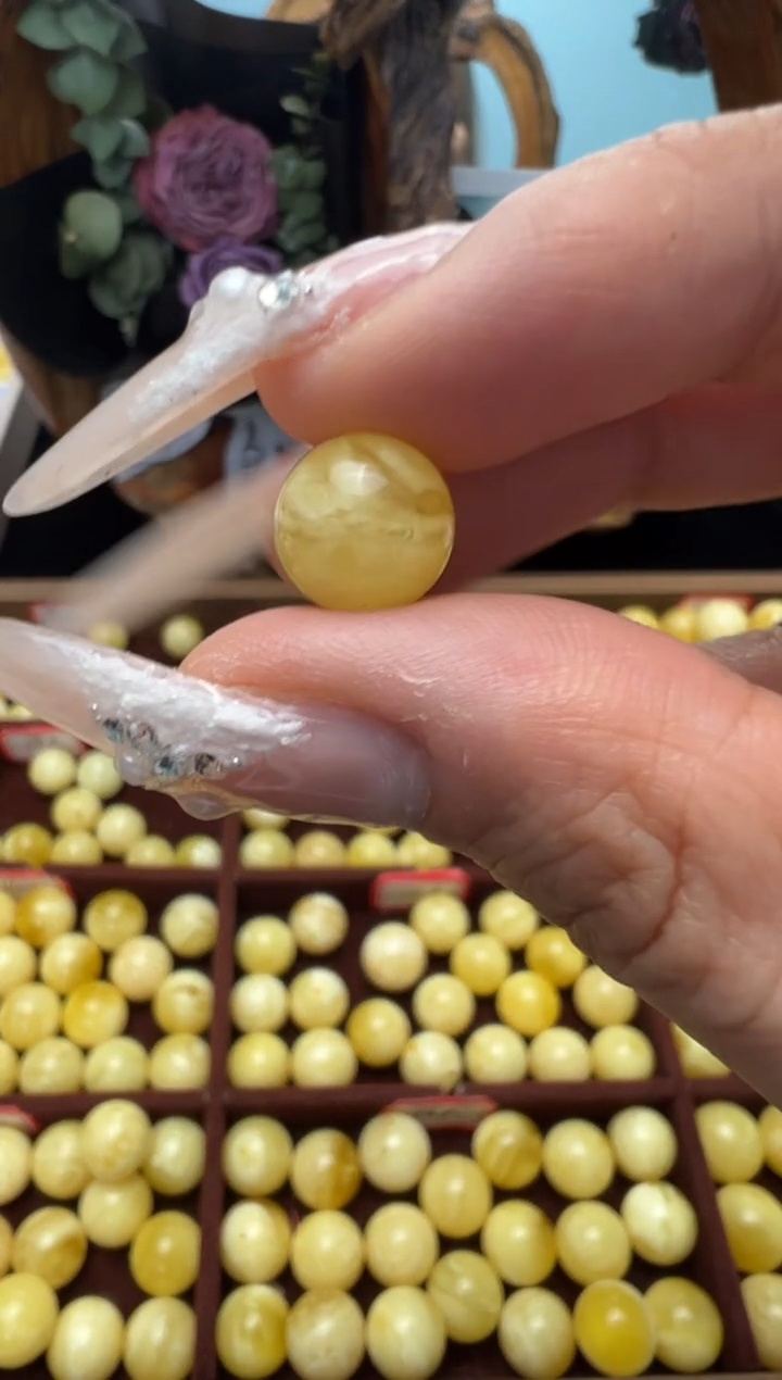 【闪购商品】蜜蜡裸石未镶嵌俄料微瑕10.3mm0.59克