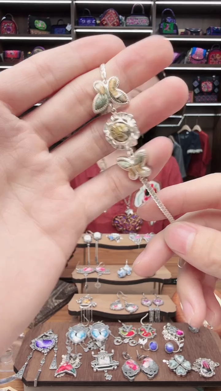 织绣86蒙阿苏苗绣传承旗舰店