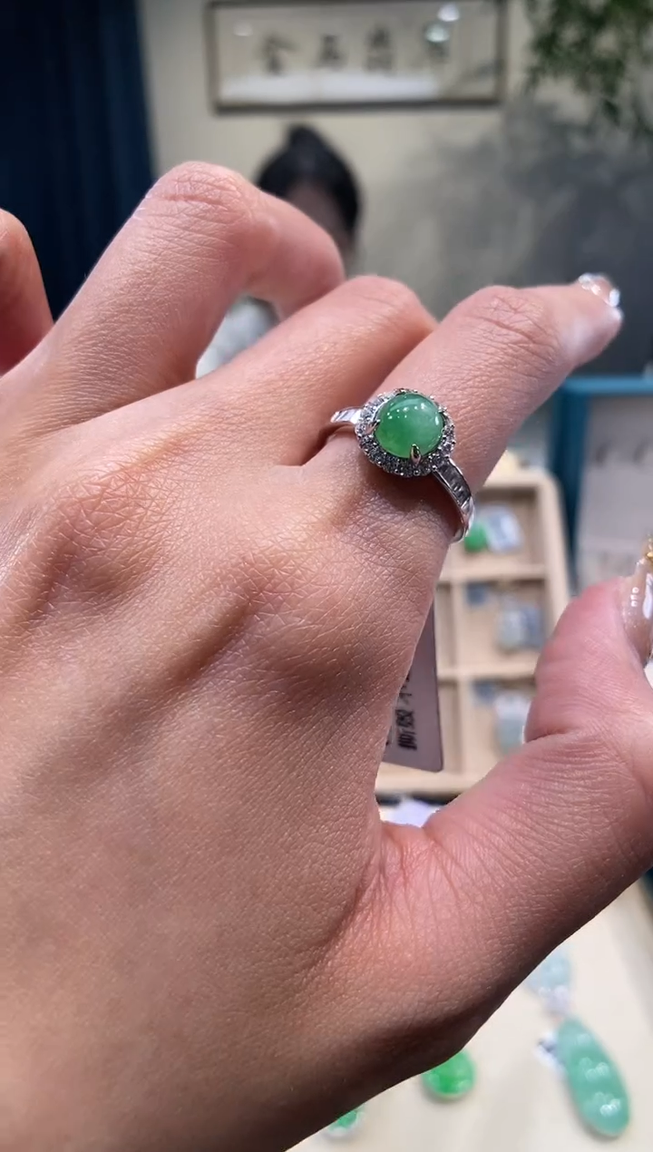 【闪购商品】翡翠吊坠(不含链)银S925镶嵌蛋面戒指