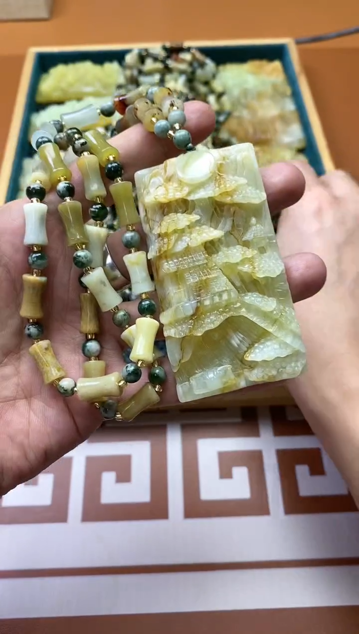 【闪购商品】蛇纹石玉其它未镶嵌多样性发货一个