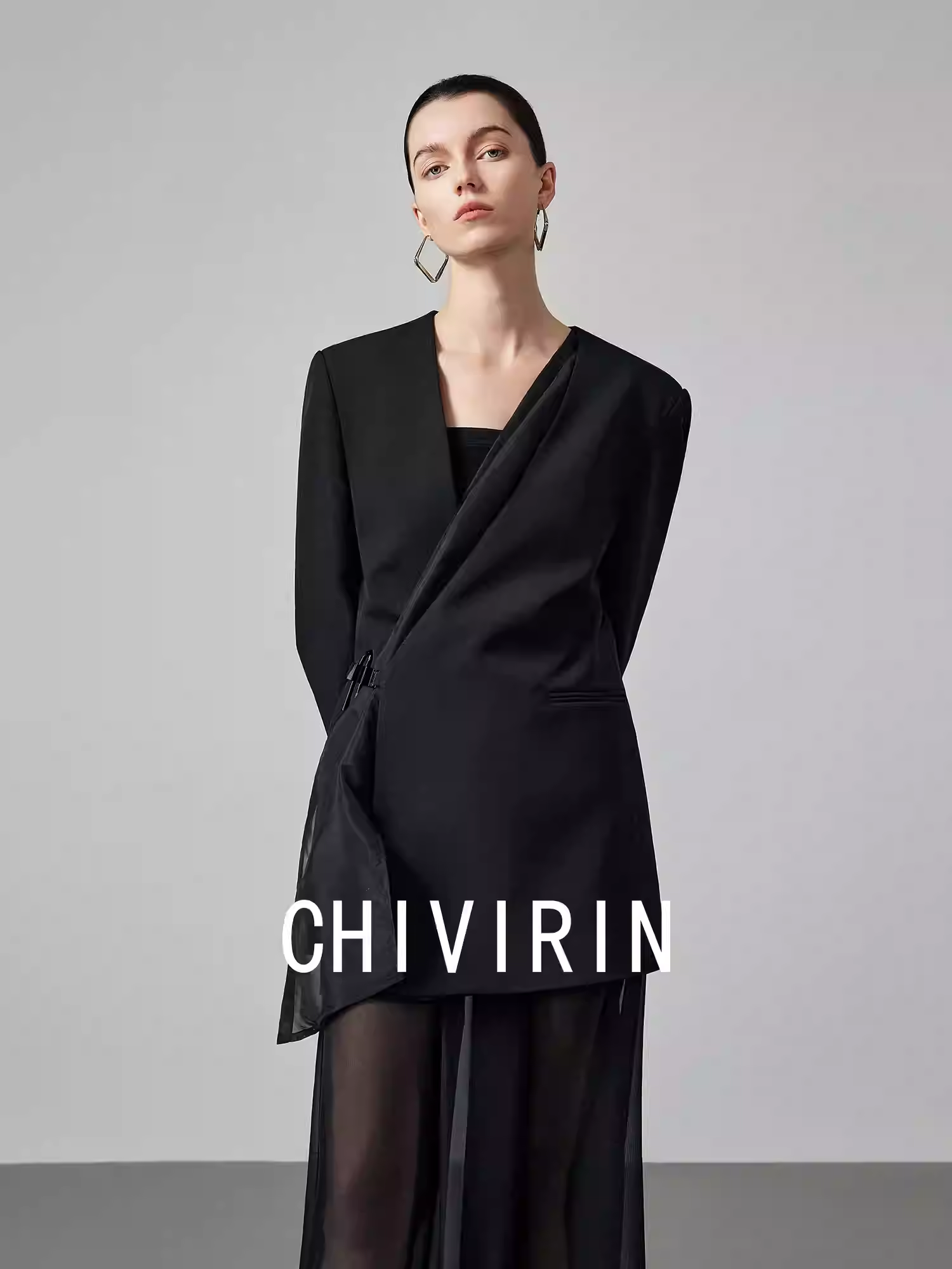 赫本风优雅西服女V领有腔调西装外套2307