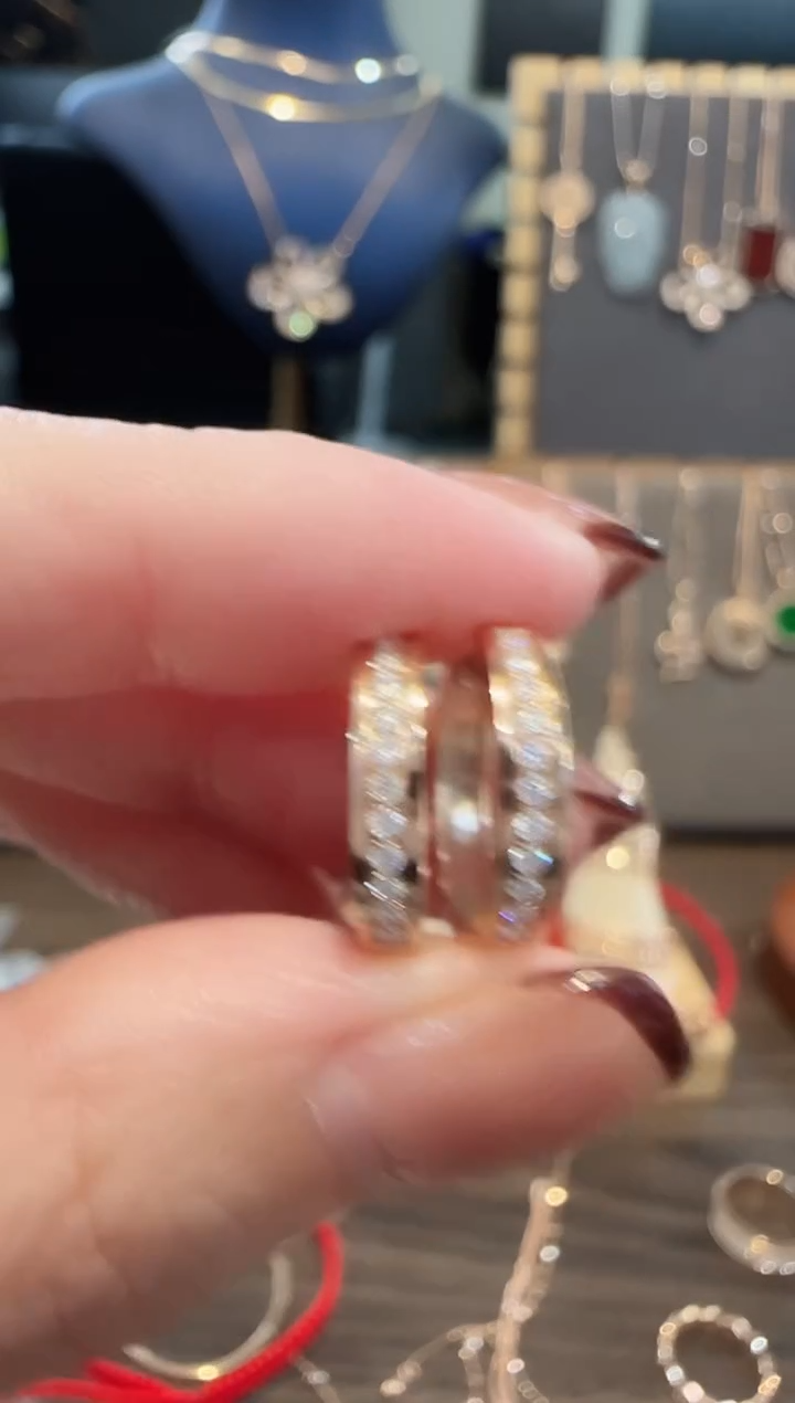 18K金镶嵌耳饰天然钻石18K金钻石圆圈耳环