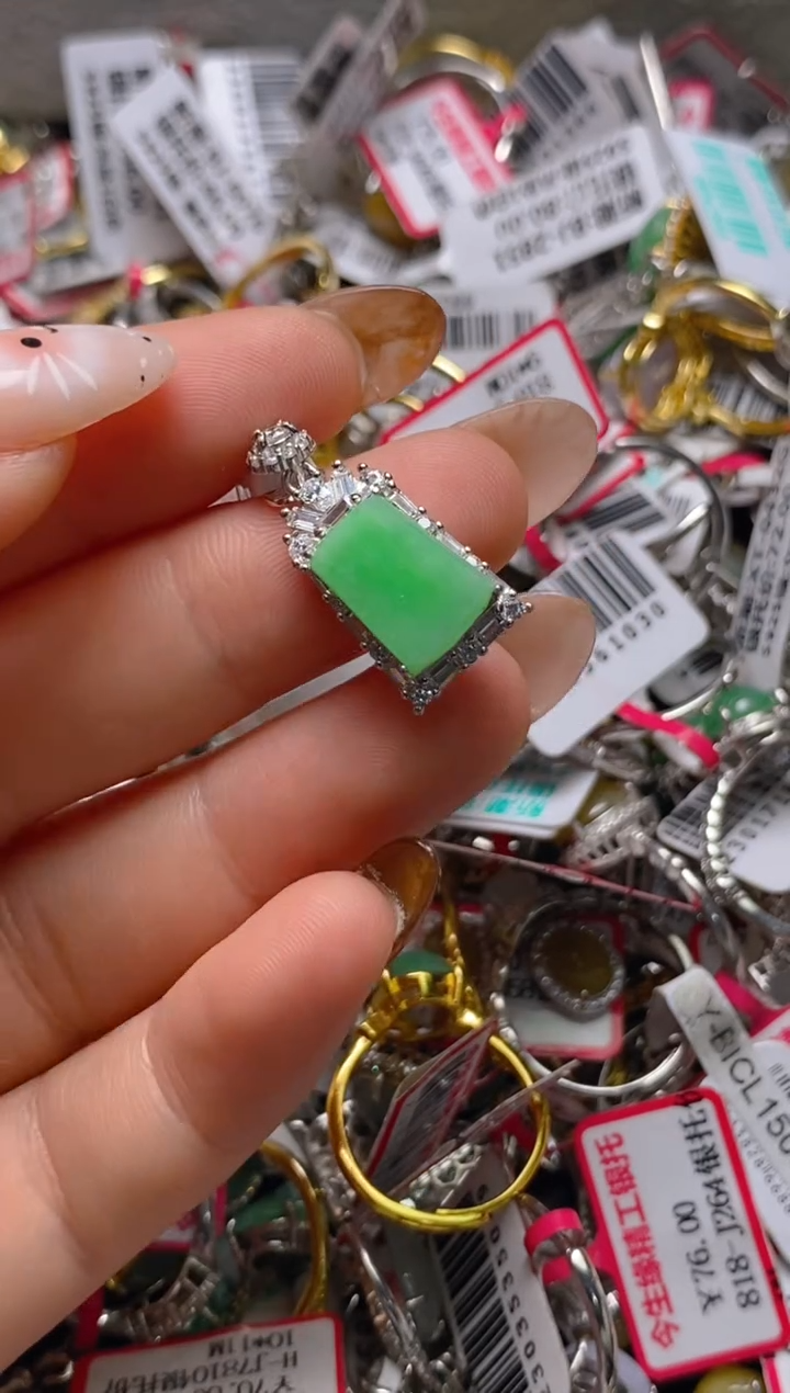 银S925镶嵌戒指翡翠百内无证书