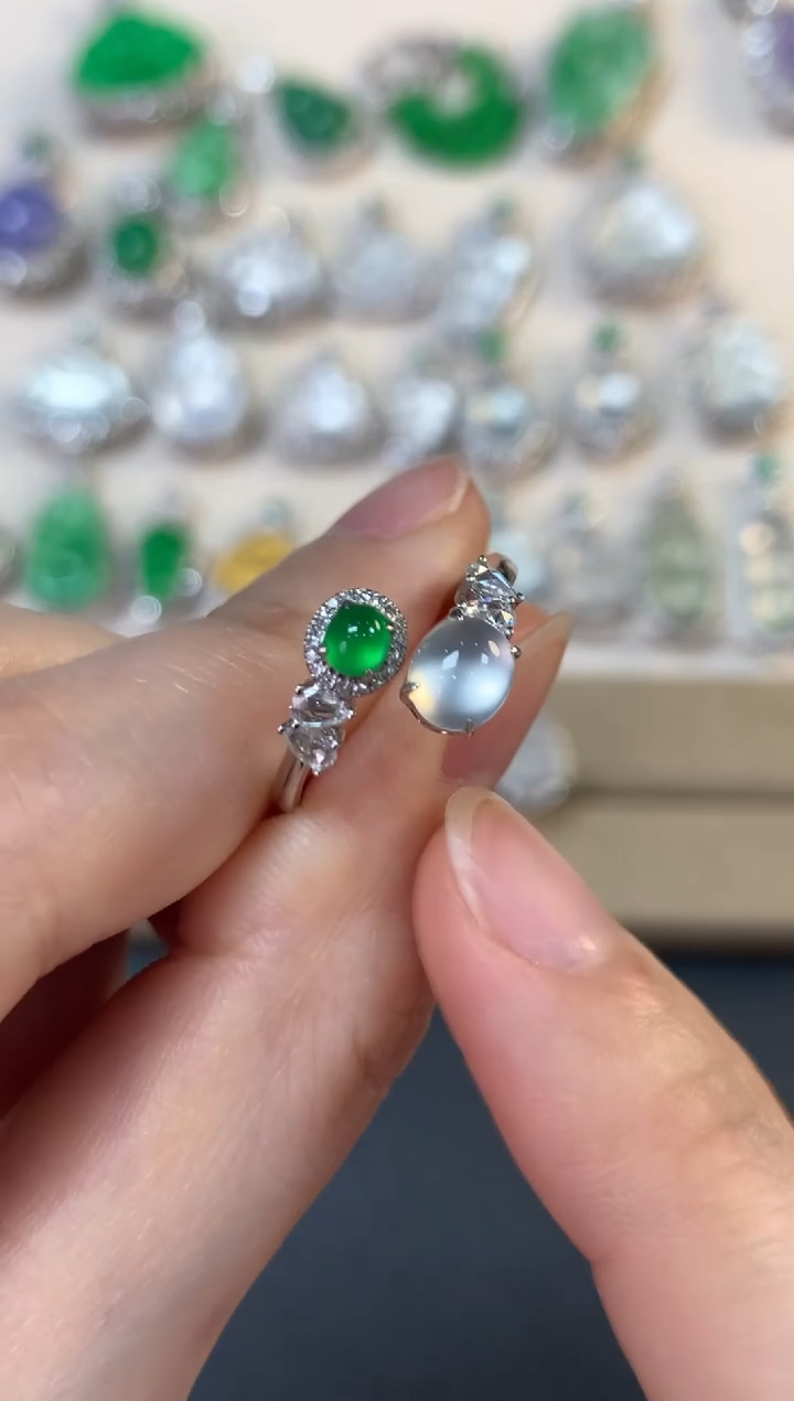 翡翠戒指18K金镶嵌双生花戒指8500