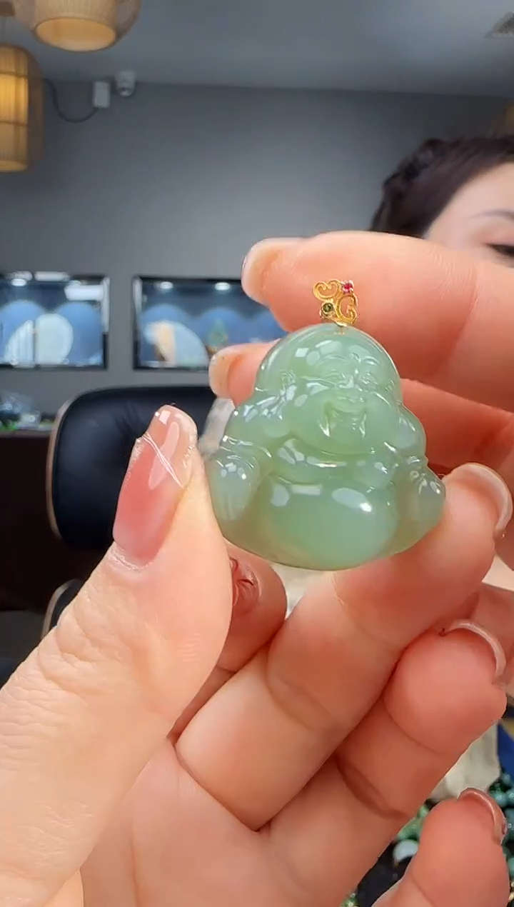 吊坠(不含链)18K金镶嵌和田玉大的 