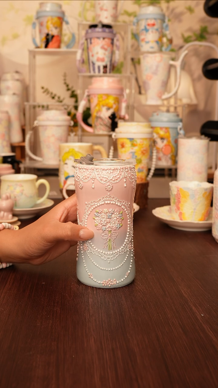 陶景德镇手绘的杯子  