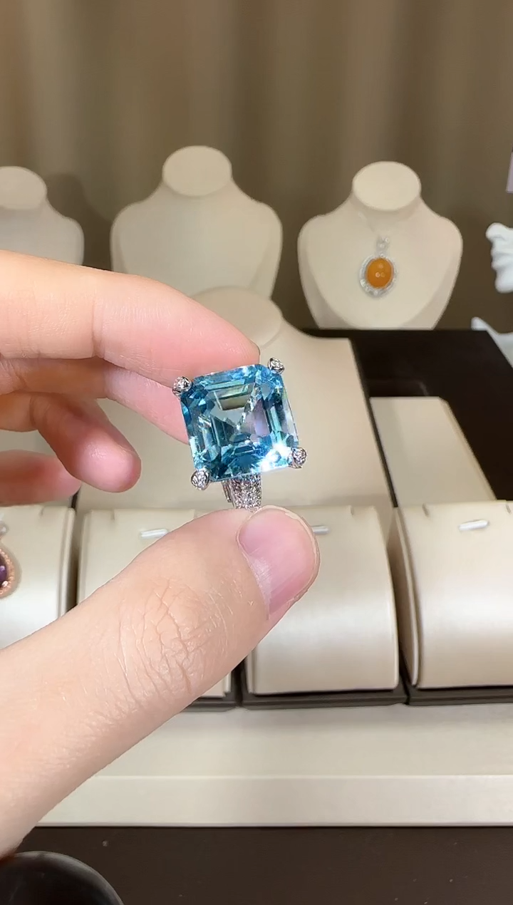 【闪购商品】托帕石戒指银S925镶嵌14mm妖姬蓝