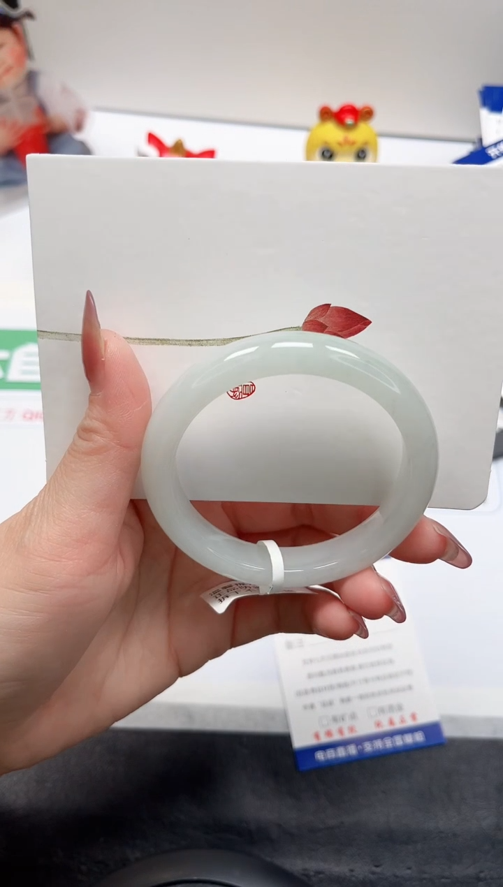 【闪购商品】石英质玉手镯未镶嵌173-56