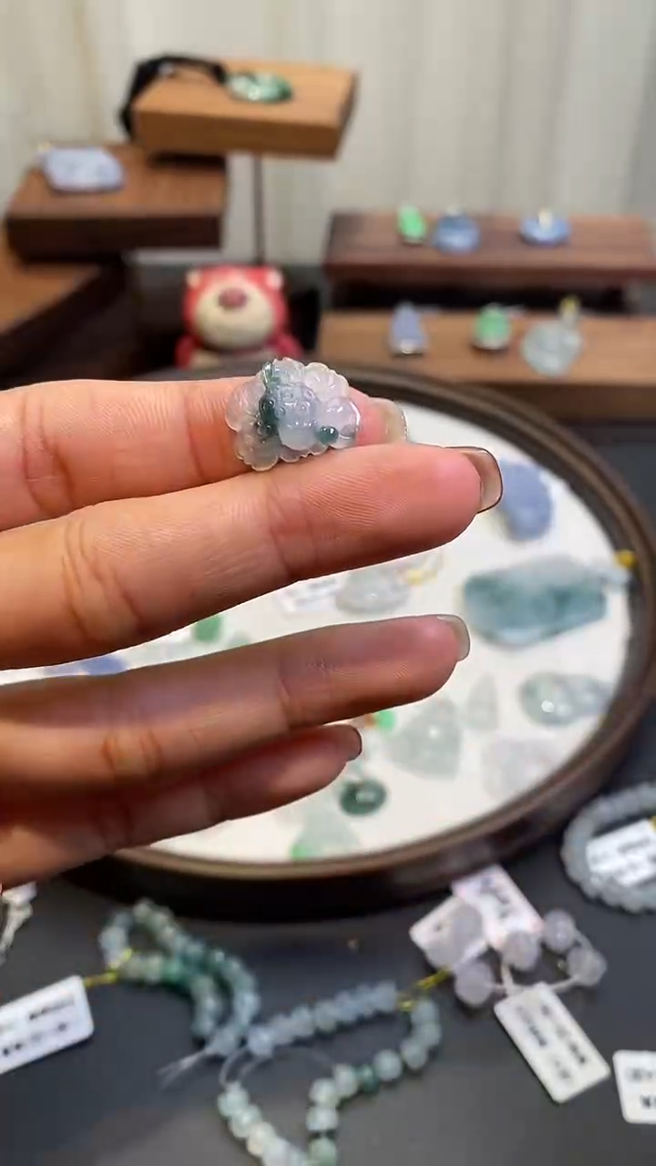 【闪购商品】翡翠颈饰未镶嵌莲花