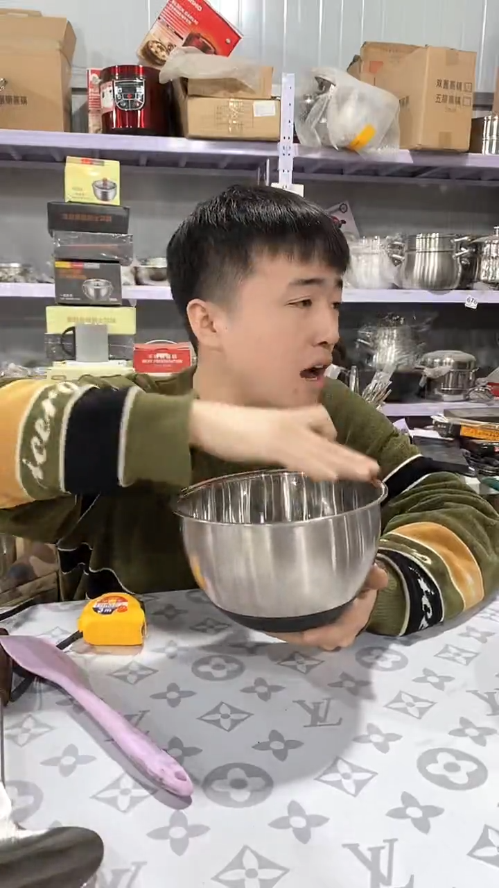 19.5直径硅胶底沙拉盆瑕疵