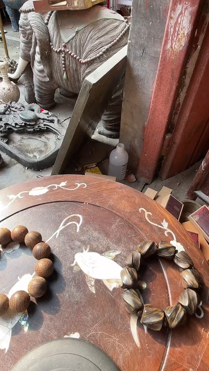 【闪购商品】木木雕新年快乐香木摆件