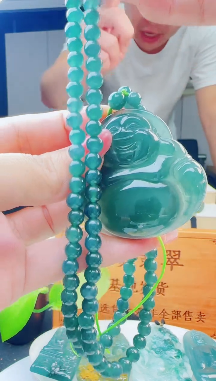 颈饰未镶嵌翡翠多样性发其中一