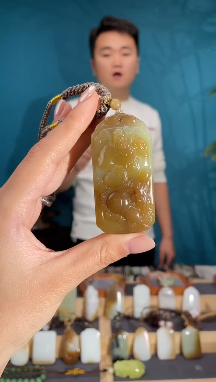 颈饰未镶嵌和田玉1