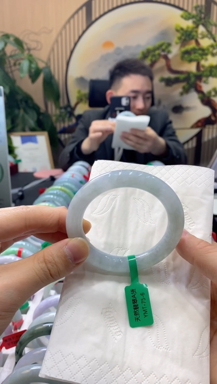 【闪购商品】翡翠手镯未镶嵌000010652