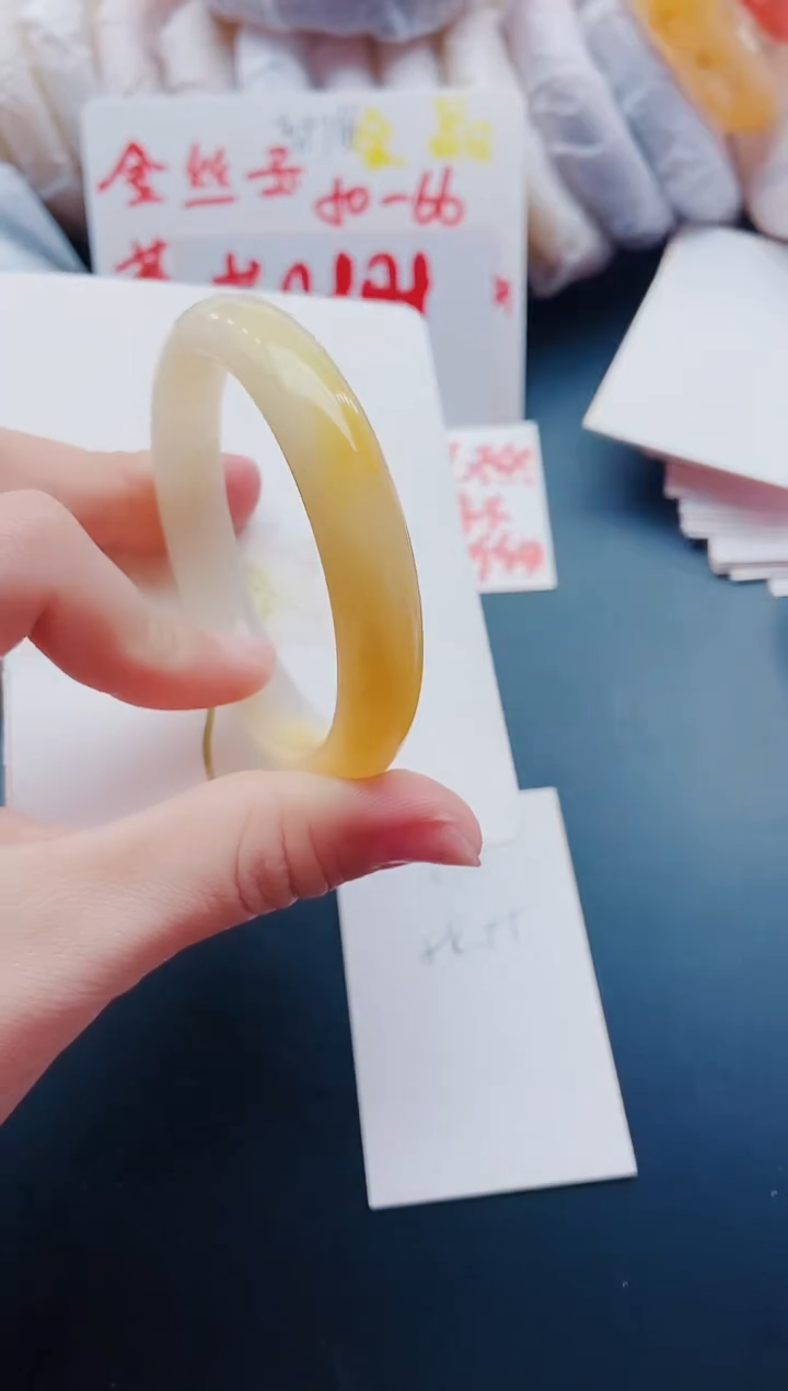 【闪购商品】石英质玉手镯未镶嵌P116-54-55