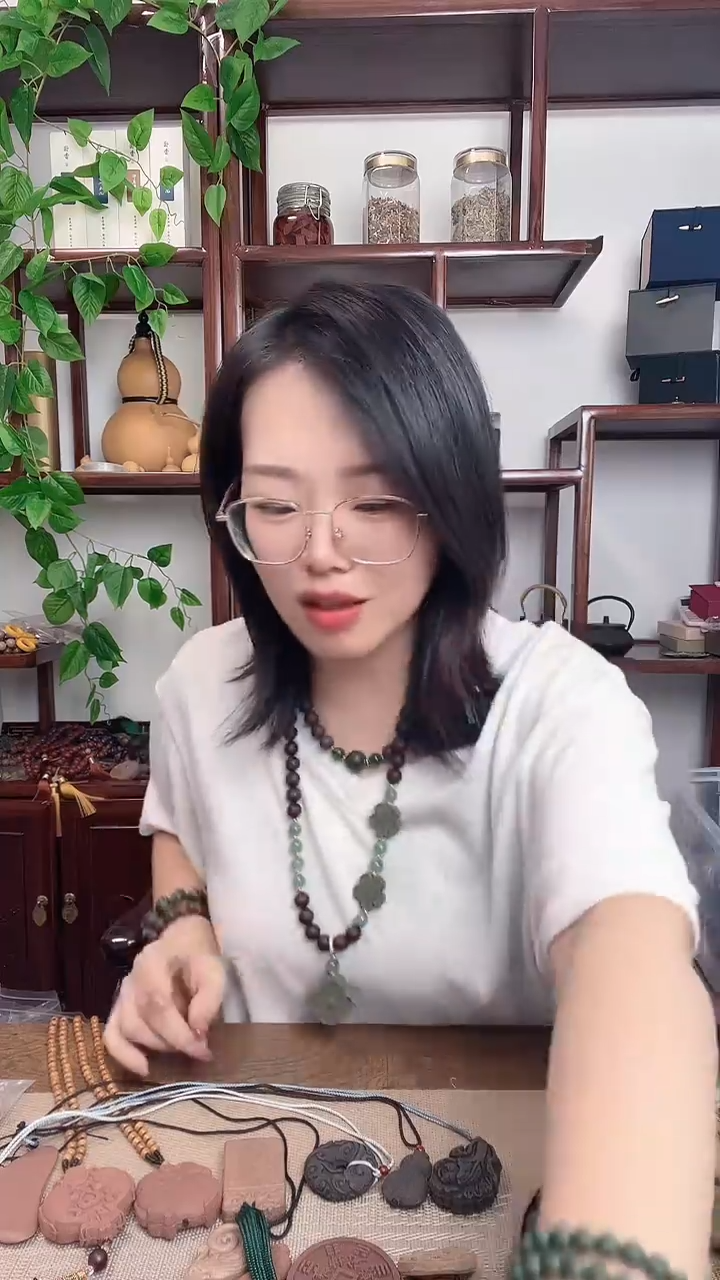 泥塑香身丸的手串