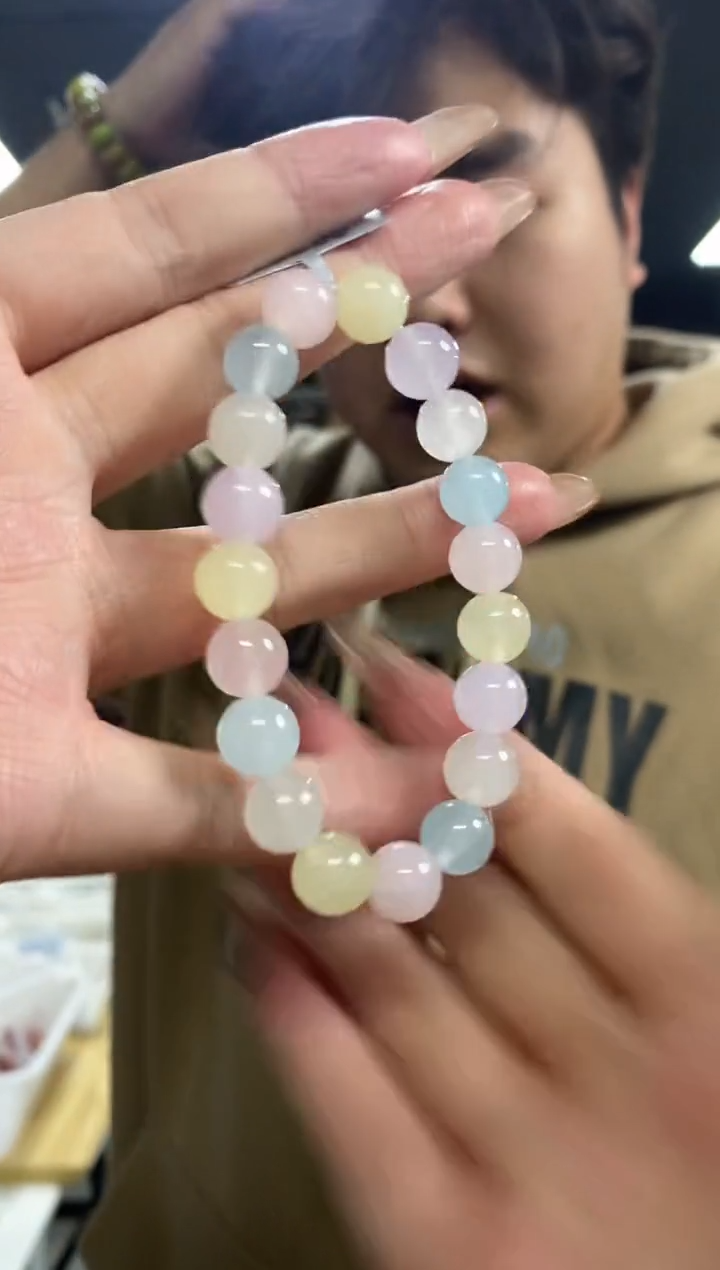 【闪购商品】绿柱石（摩根石）手串未镶嵌多样性发其一颜色微差