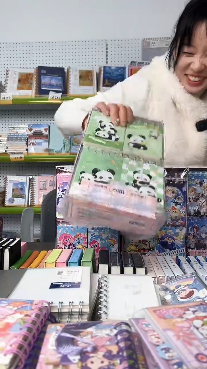 100K(A7)卡面线环本上翻横线70张-【熊猫705928】24本一盒