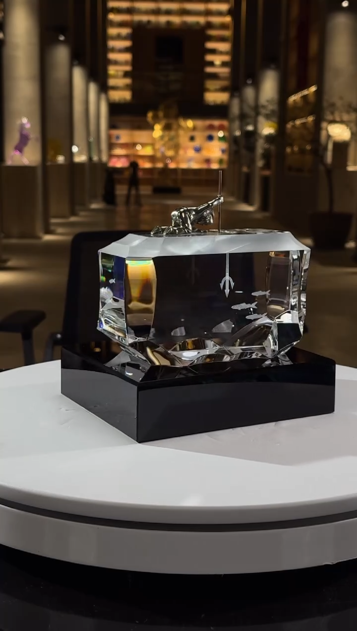 摆件极地生活-叉鱼艺术摆件+160*140黑色底座