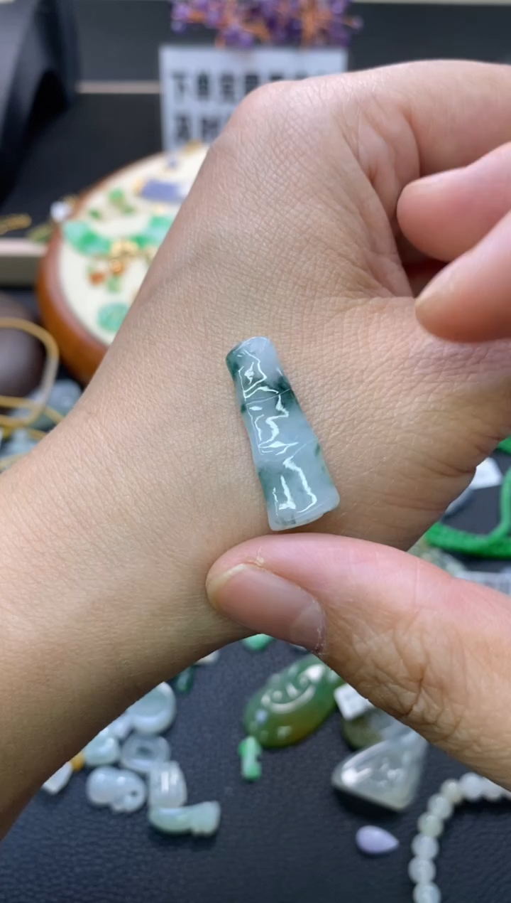 【闪购商品】翡翠颈饰未镶嵌翡翠净货28436