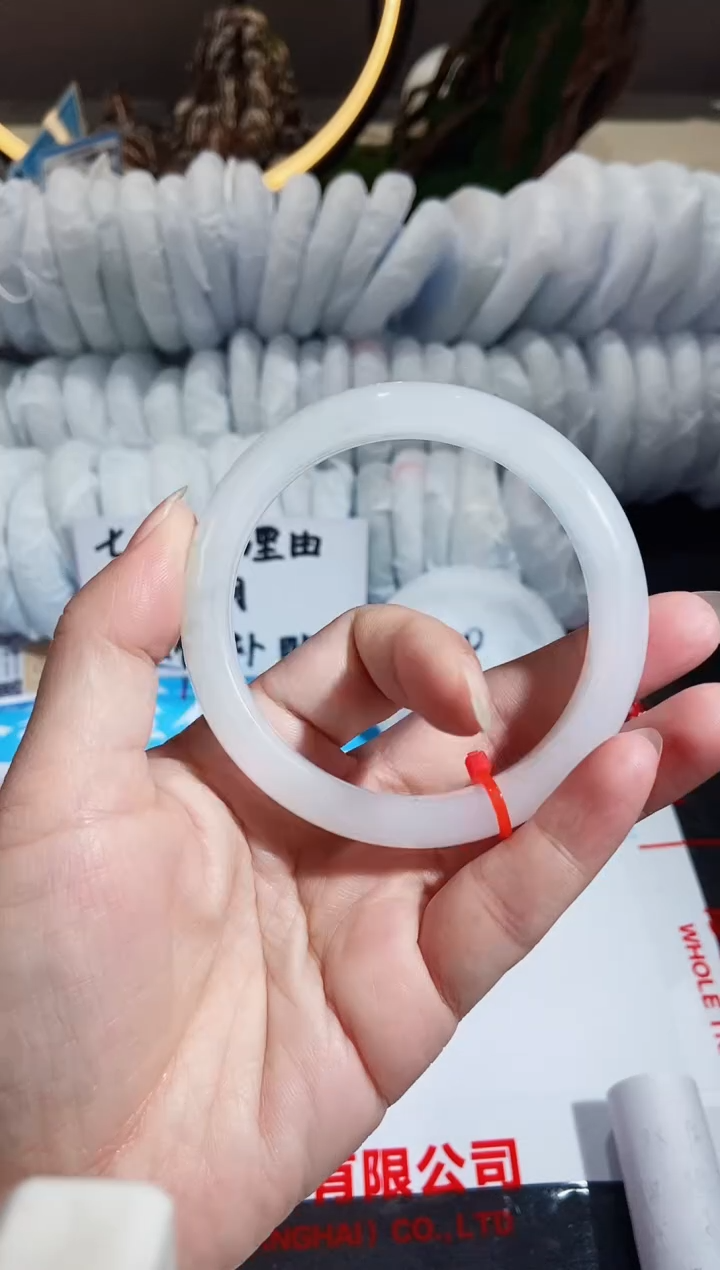 【闪购商品】石英质玉手镯未镶嵌54-61