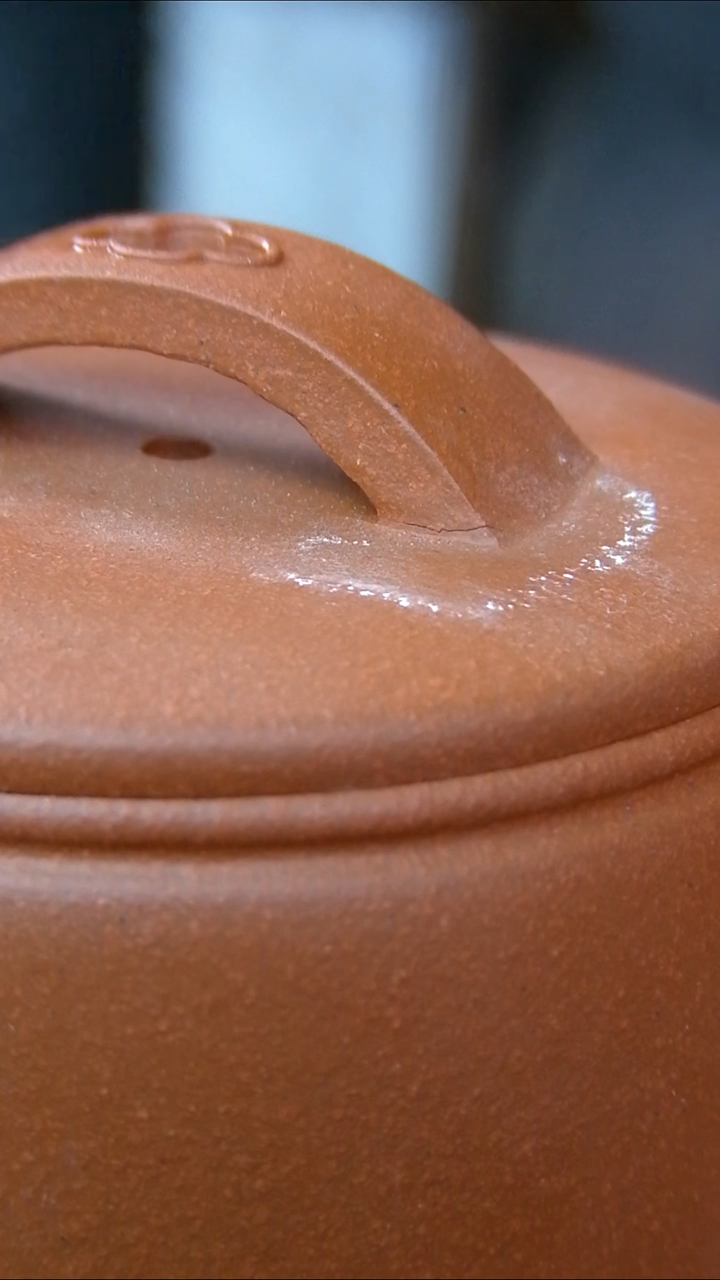 茶杯紫砂红清水汉瓦    马蹄口    150CC  微瑕  