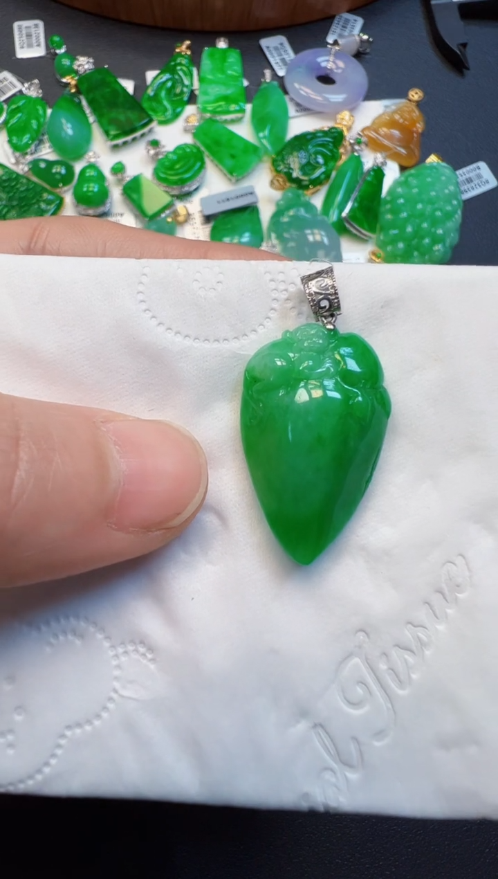 【闪购商品】翡翠吊坠(不含链)18K金镶嵌2980