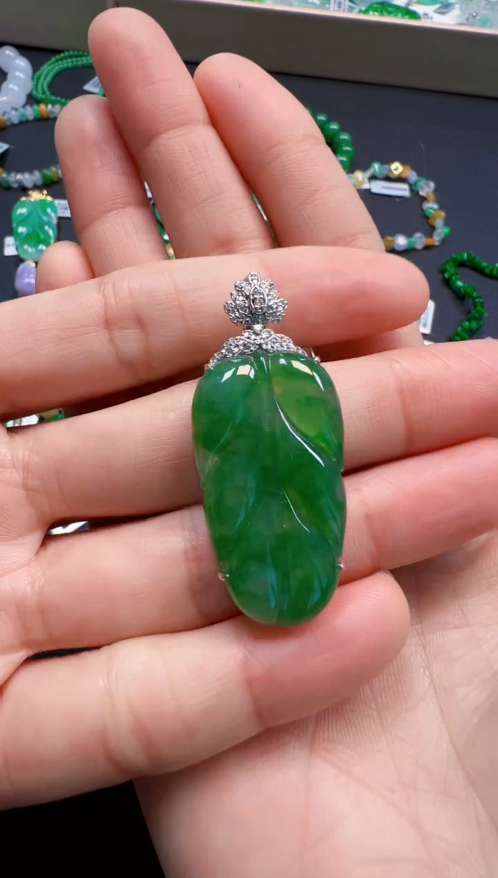 【闪购商品】翡翠吊坠(不含链)18K金镶嵌9600